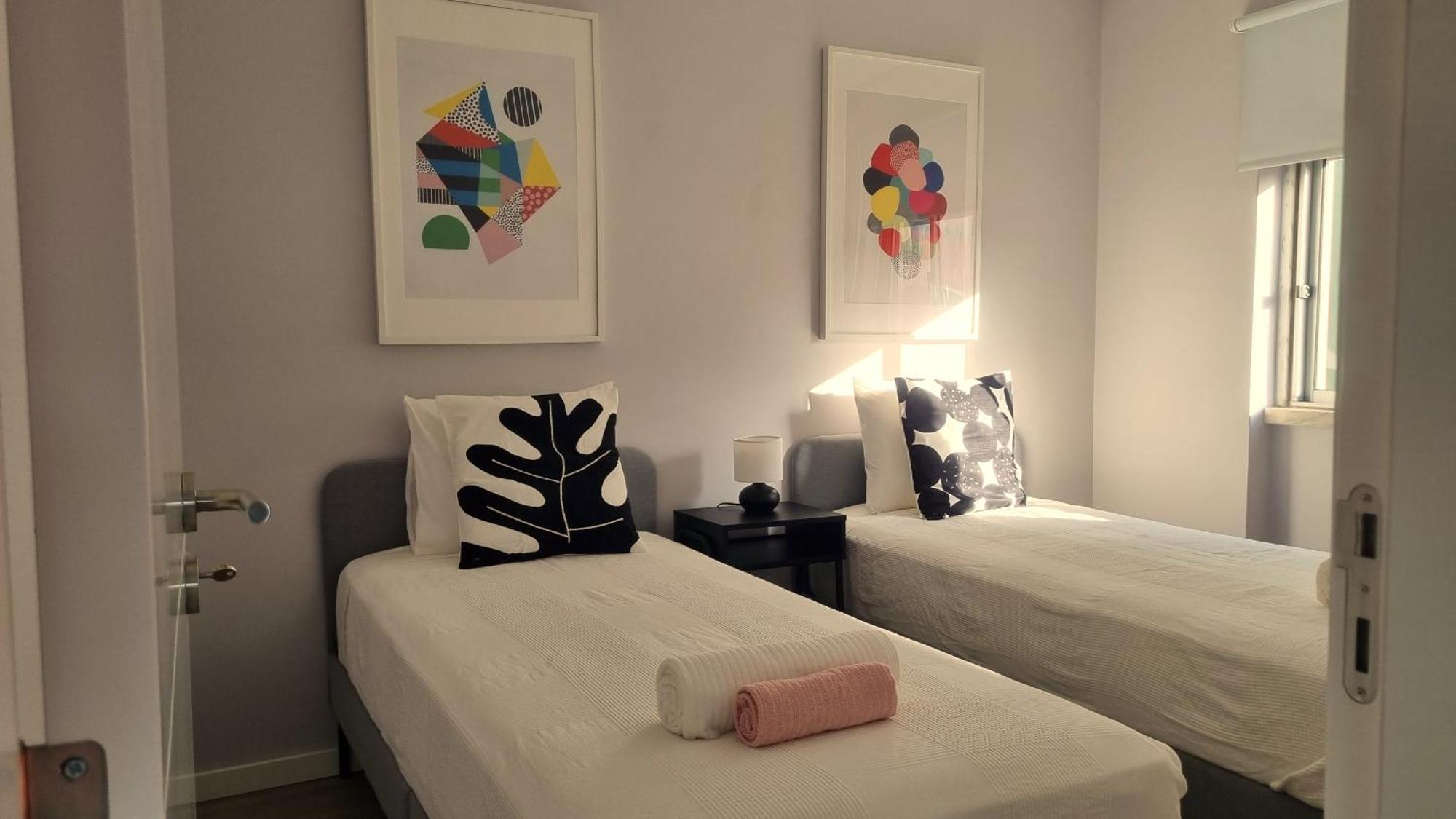 Afonso Galo Guest Apartments IV Almada Esterno foto